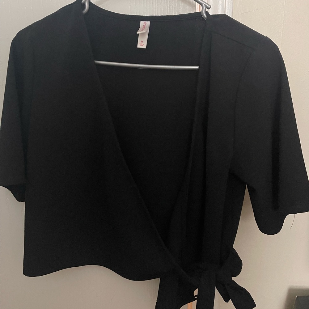 Black Crop Tops